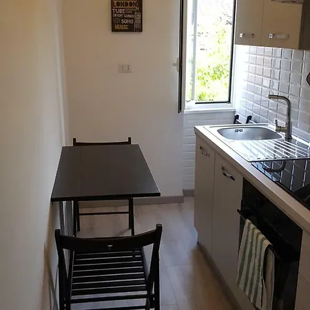 بيت ضيافة Pigneto 77 *